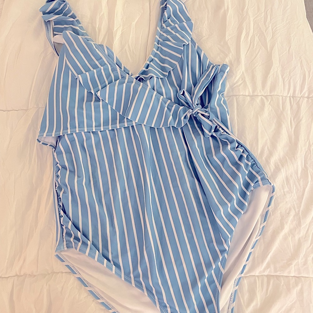 KINDRED BRAVELY One-Piece Maternity/Nursing Swimsuit wrap stripe